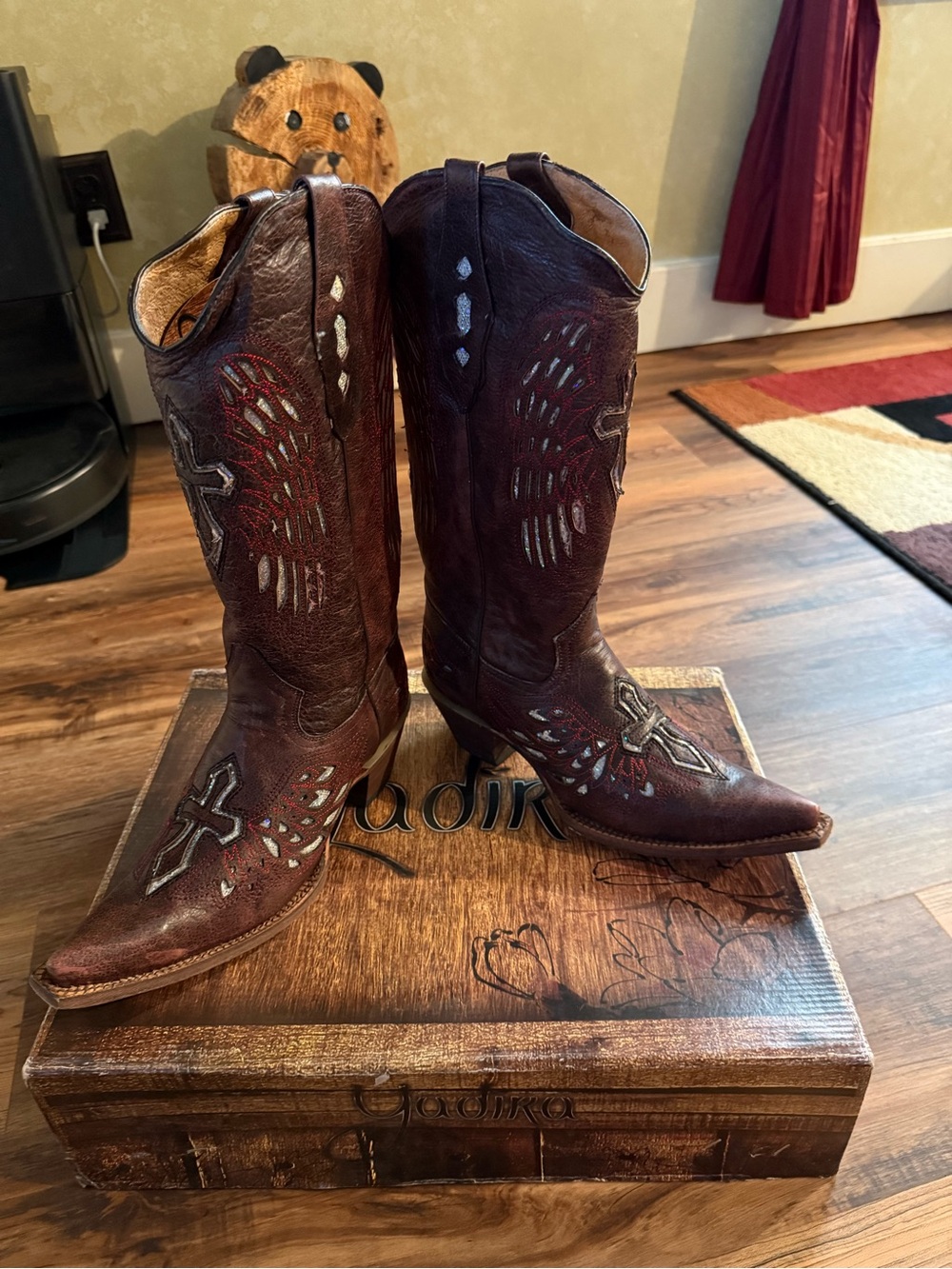 Women's Burgandy Yadira Embroidered Heeled Western Boots